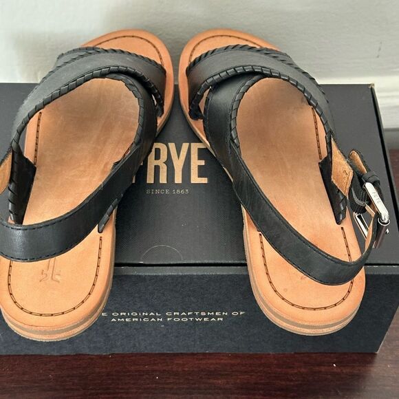 💥Frye leather feather criss cross sandal in black size 7,5 and 6,5 - Picture 13 of 16
